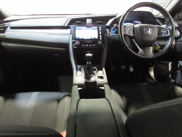 Used Honda Civic 2018 for sale - 76203301: Photo 41