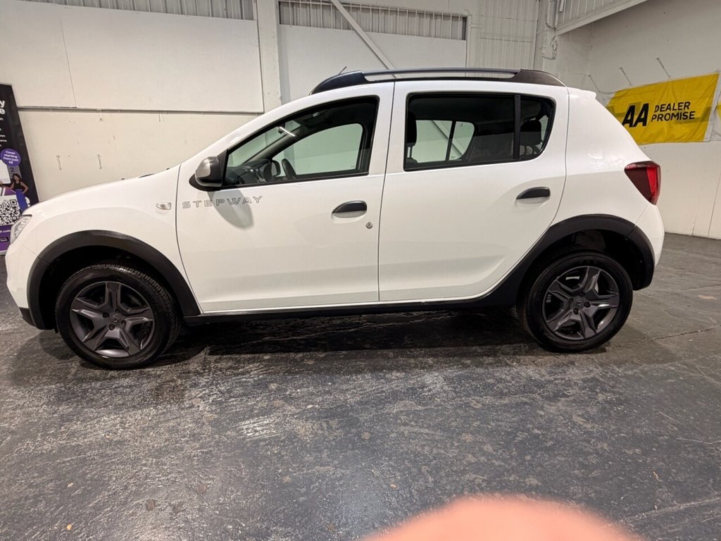 Used Dacia Sandero Stepway 2017 for sale - 76429616: Photo 2