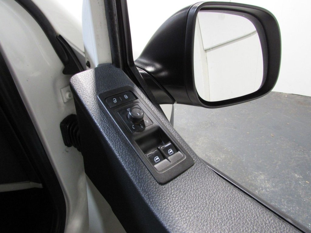 Used Volkswagen Transporter 2019 for sale - 77101096: Photo 18