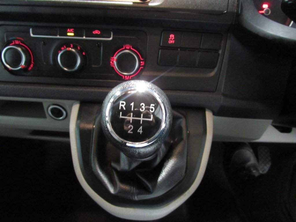 Used Volkswagen Transporter 2019 for sale - 77101096: Photo 41