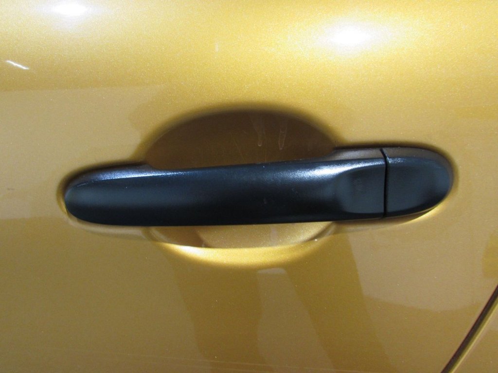 Used Nissan Micra 2012 for sale - 77919990: Photo 24