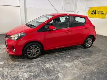 Used Toyota Yaris 2015 for sale - 78400937: Photo
