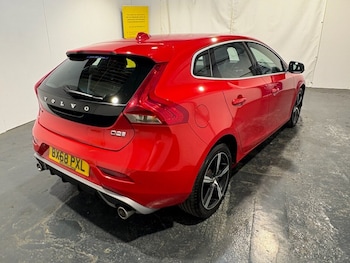 Used Volvo V40 2018 for sale - 75527846: Photo