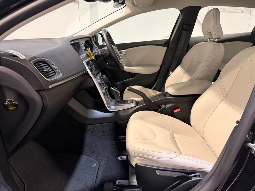 Used Volvo V40 2019 for sale - 77133691: Photo 10