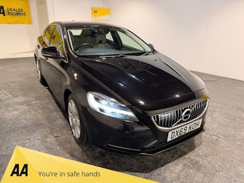 Used Volvo V40 2019 for sale - 77133691: Photo