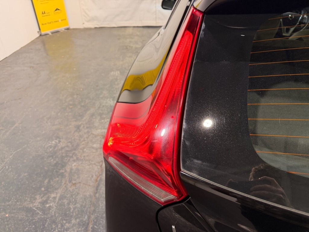 Used Volvo V40 2019 for sale - 77133691: Photo 35