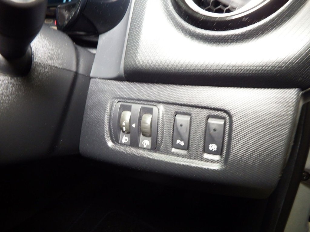 Used Renault Clio 2015 for sale - 76430323: Photo 31