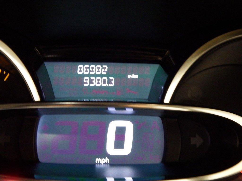 Used Renault Clio 2015 for sale - 76430323: Photo 34