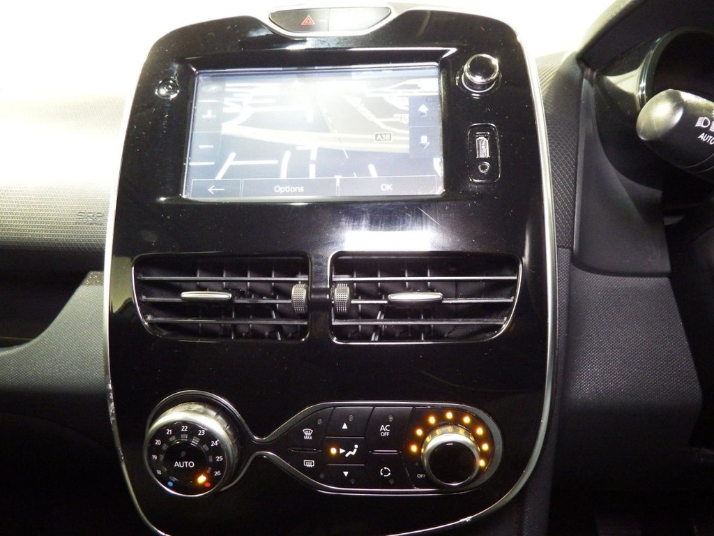 Used Renault Clio 2015 for sale - 76430323: Photo 38