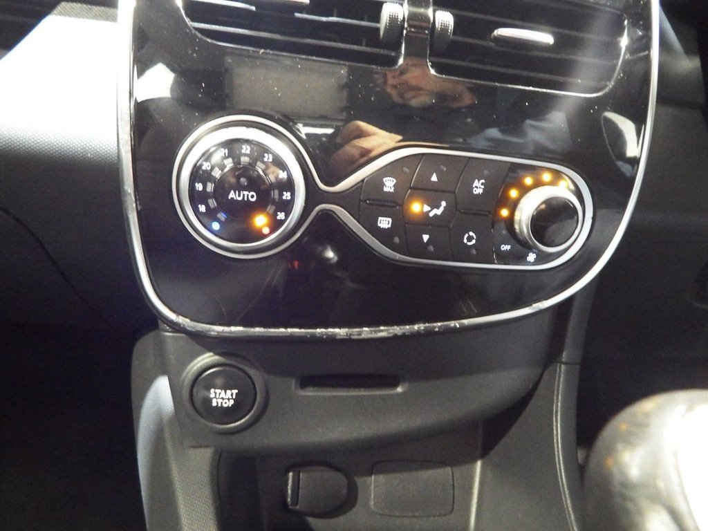 Used Renault Clio 2015 for sale - 76430323: Photo 39