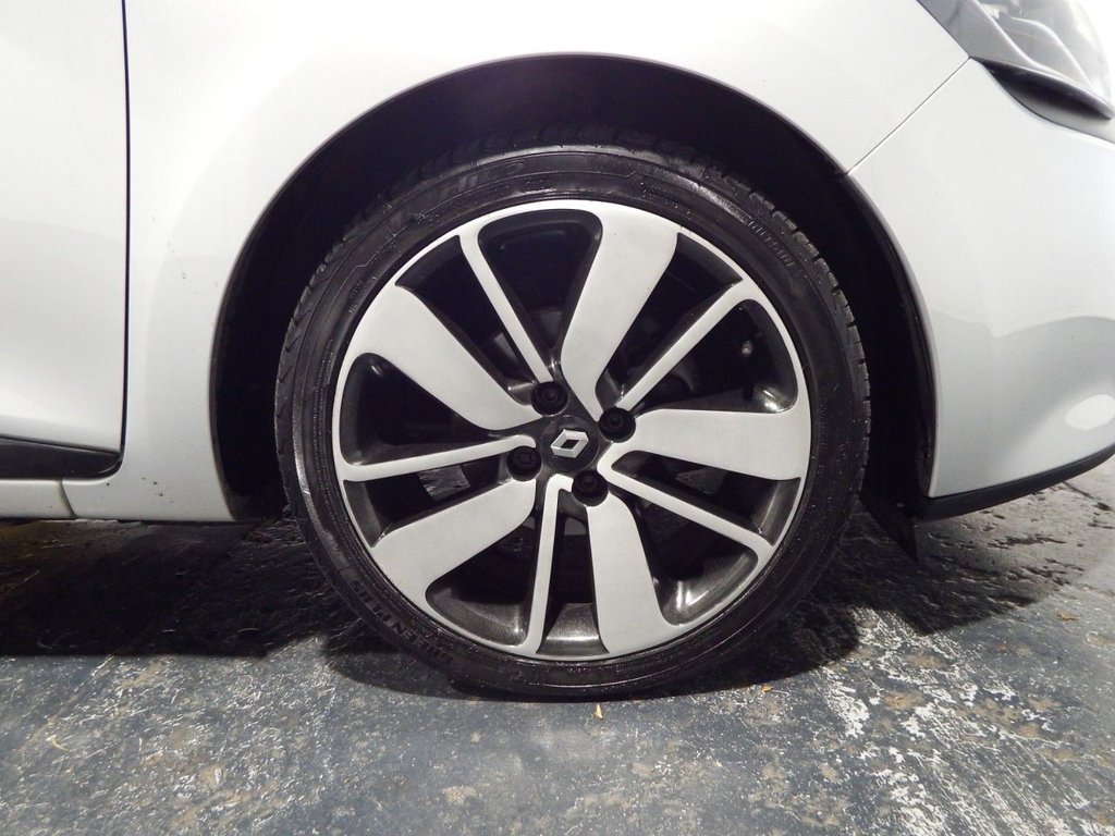 Used Renault Clio 2015 for sale - 76430323: Photo 42