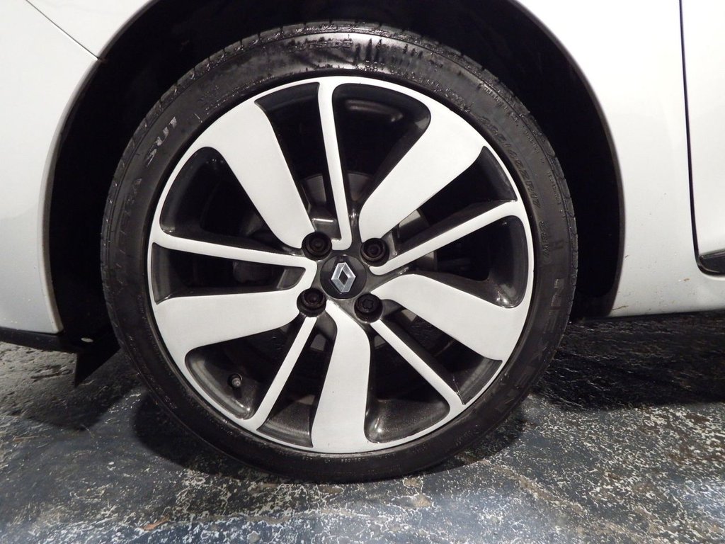 Used Renault Clio 2015 for sale - 76430323: Photo 45