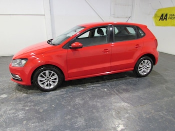 Used Volkswagen Polo 2015 for sale - 75444003: Photo