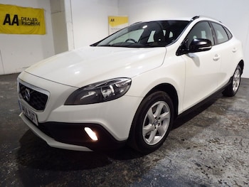 Used Volvo V40 2014 for sale - 78349371: Photo