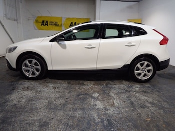 Used Volvo V40 2014 for sale - 78349371: Photo