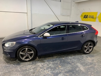 Used Volvo V40 2016 for sale - 76111950: Photo