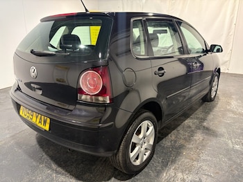 Used Volkswagen Polo 2009 for sale - 76698620: Photo