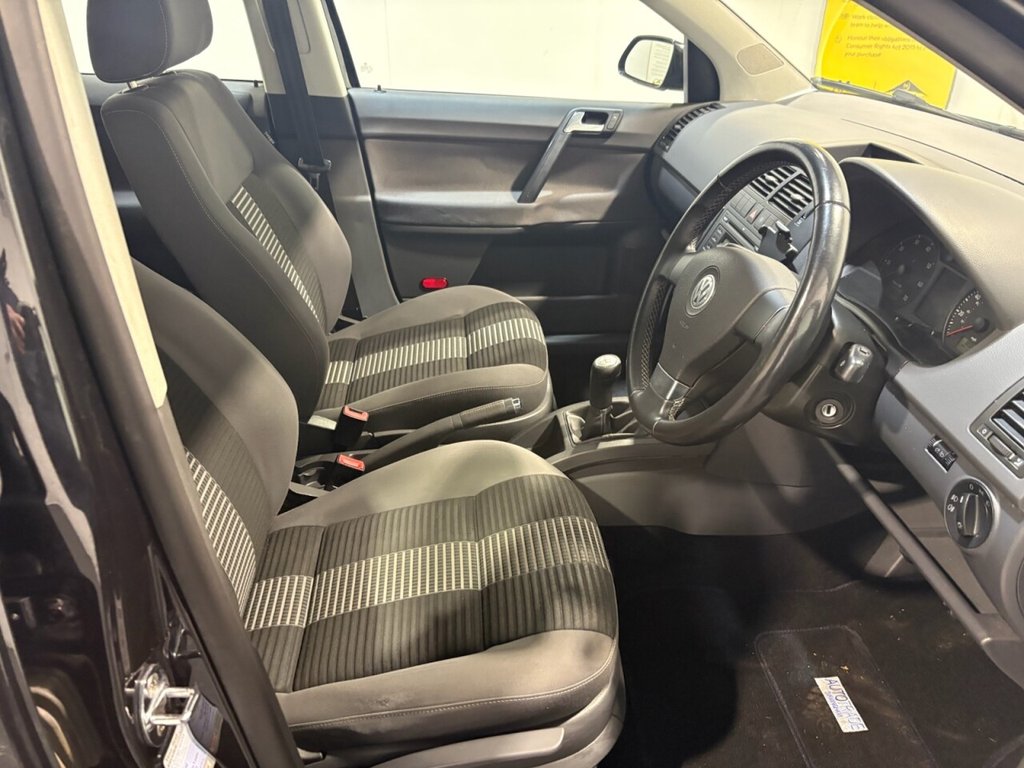 Used Volkswagen Polo 2009 for sale - 76698620: Photo 8