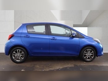 Used Toyota Yaris 2015 for sale - 79323103: Photo