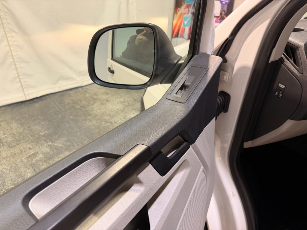 Used Volkswagen Transporter 2019 for sale - 76900899: Photo 41