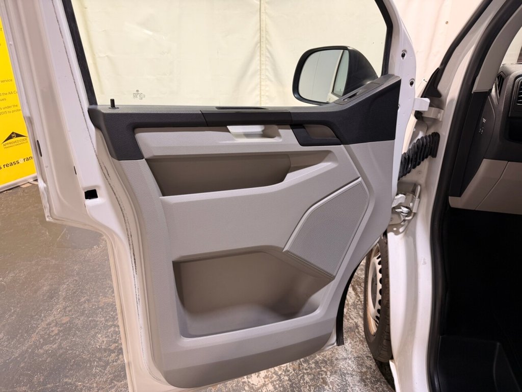 Used Volkswagen Transporter 2019 for sale - 76900899: Photo 48