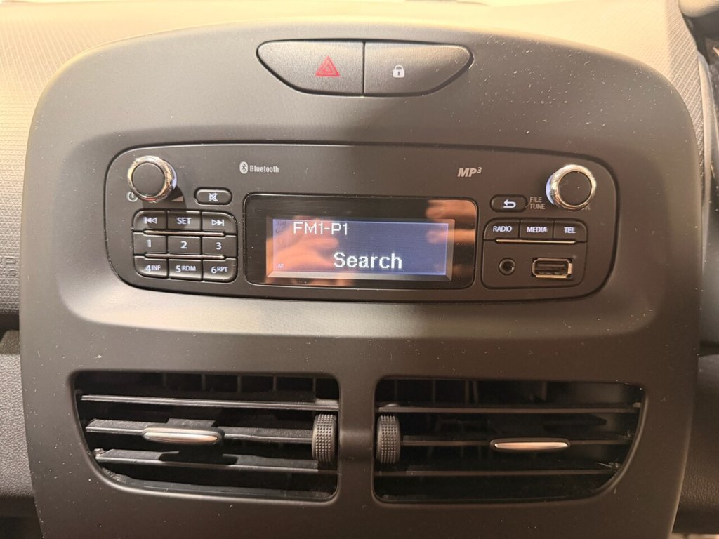 Used Renault Clio 2015 for sale - 77341206: Photo 11