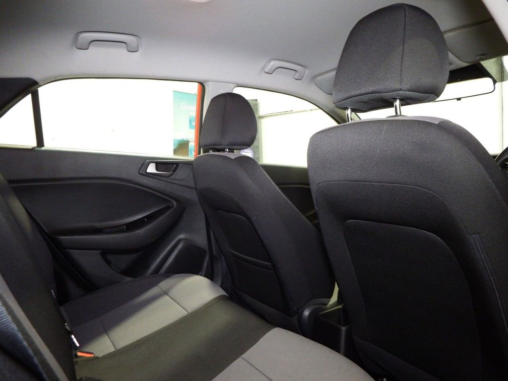 Used Hyundai i20 2018 for sale - 77936673: Photo 31