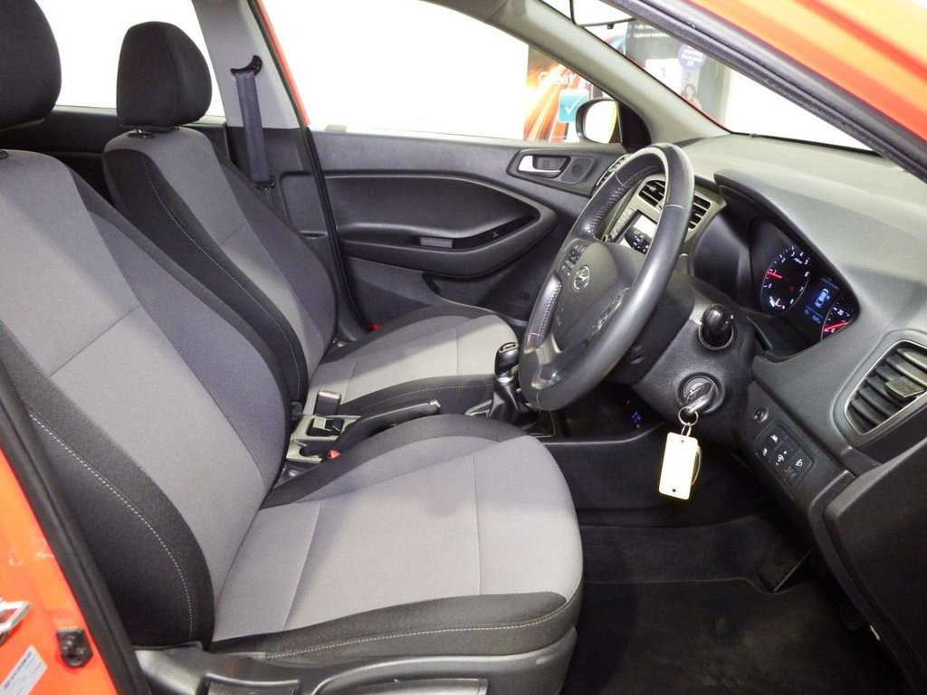 Used Hyundai i20 2018 for sale - 77936673: Photo 40