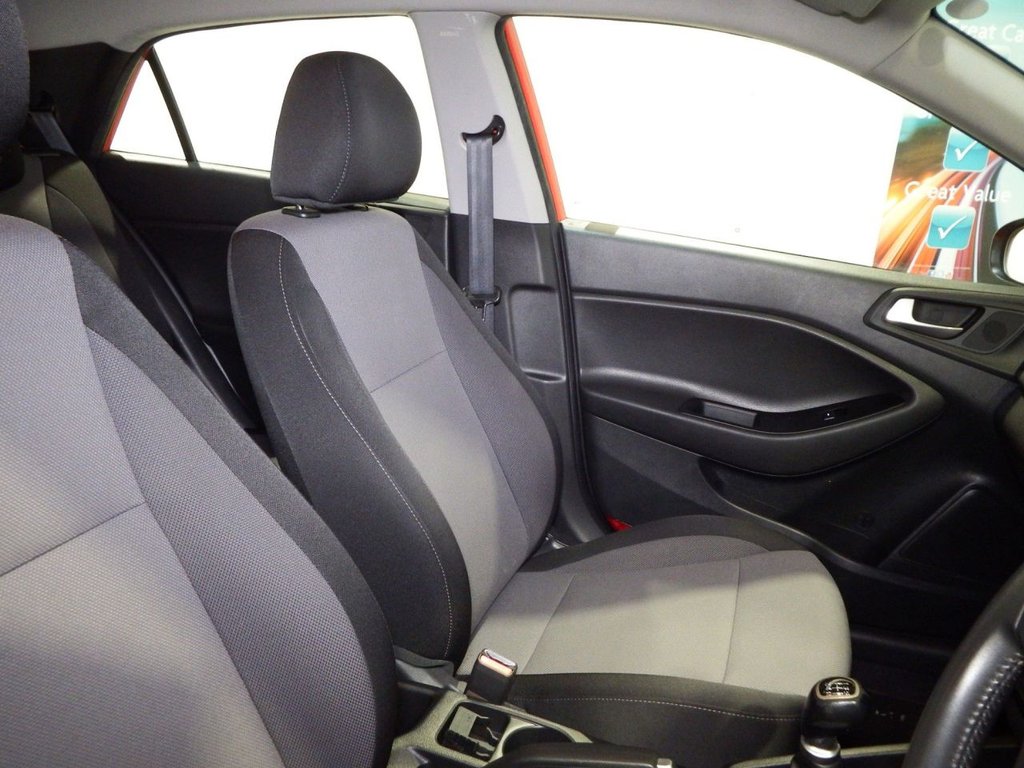 Used Hyundai i20 2018 for sale - 77936673: Photo 41