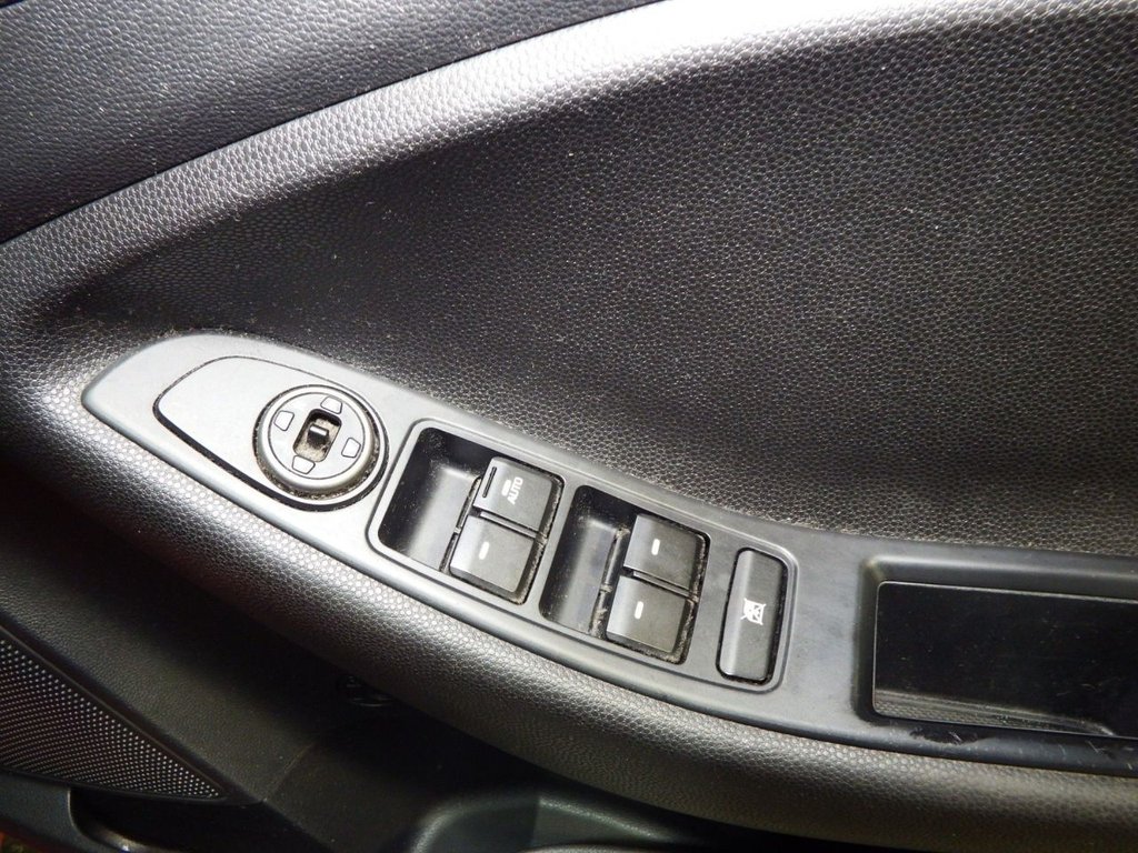 Used Hyundai i20 2018 for sale - 77936673: Photo 48