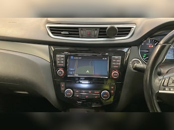 Used Nissan Qashqai 2017 for sale - 76430379: Photo