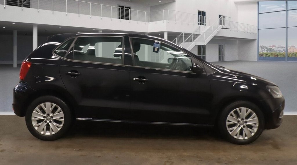 Used Volkswagen Polo 2016 for sale - 76655354: Photo 2