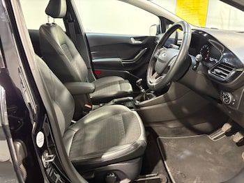 Used Ford Fiesta 2018 for sale - 76256771: Photo