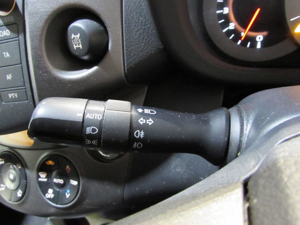 Used Toyota RAV4 2010 for sale - 76962408: Photo 29