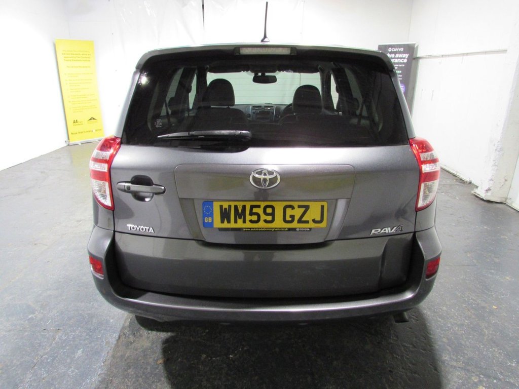 Used Toyota RAV4 2010 for sale - 76962408: Photo 5