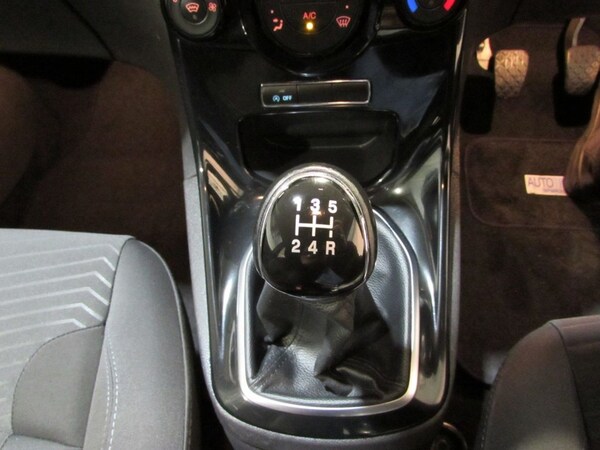 Used Ford Fiesta 2015 for sale - 76223566: Photo 32