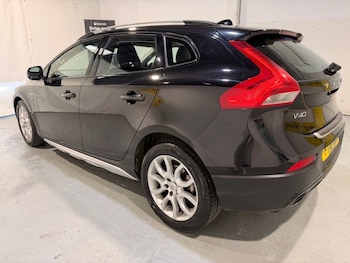 Used Volvo V40 2016 for sale - 79323066: Photo