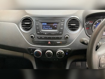 Used Hyundai i10 2017 for sale - 78806170: Photo
