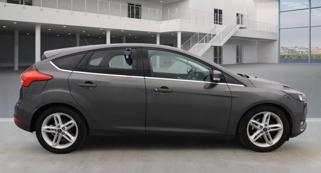 Used Ford Focus 2015 for sale - 77990963: Photo 3
