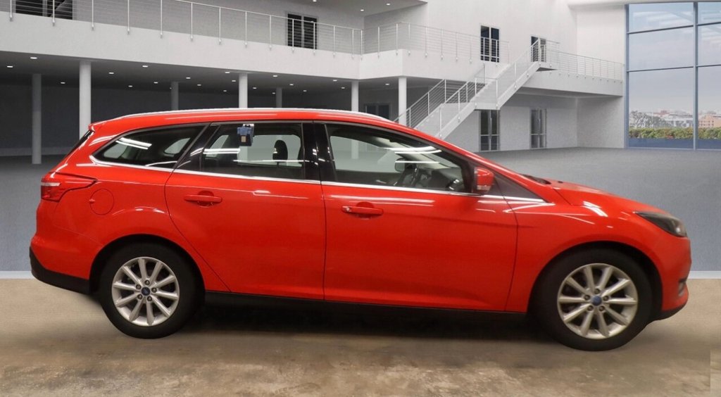 Used Ford Focus 2015 for sale - 76962431: Photo 2