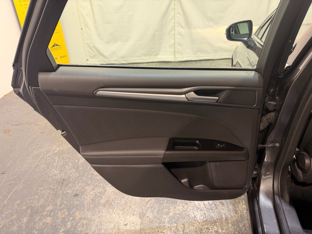 Used Ford Mondeo 2015 for sale - 77680933: Photo 40