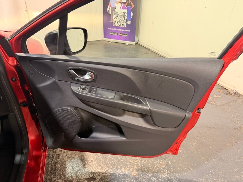 Used Renault Clio 2015 for sale - 77263371: Photo 42