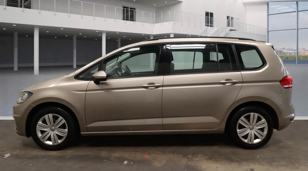 Used Volkswagen Touran 2017 for sale - 78134470: Photo 2