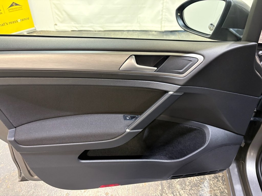 Used Volkswagen Golf 2017 for sale - 76367590: Photo 34