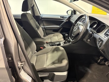 Used Volkswagen Golf 2017 for sale - 76367590: Photo