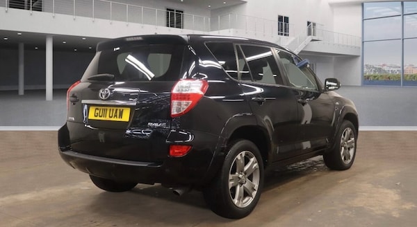 Used Toyota RAV4 2011 for sale - 76323385: Photo 4