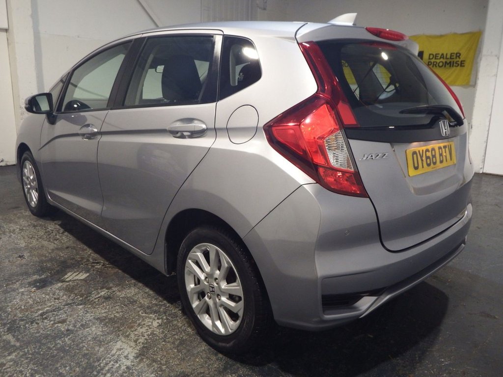 Used Honda Jazz 2018 for sale - 76973769: Photo 18