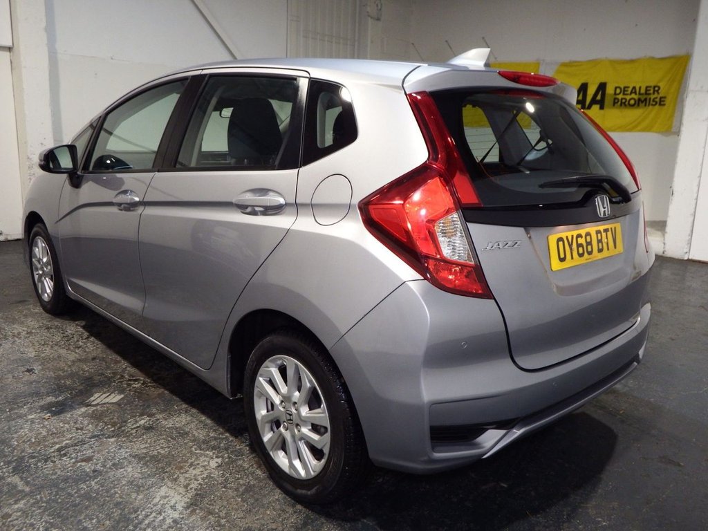 Used Honda Jazz 2018 for sale - 76973769: Photo 21