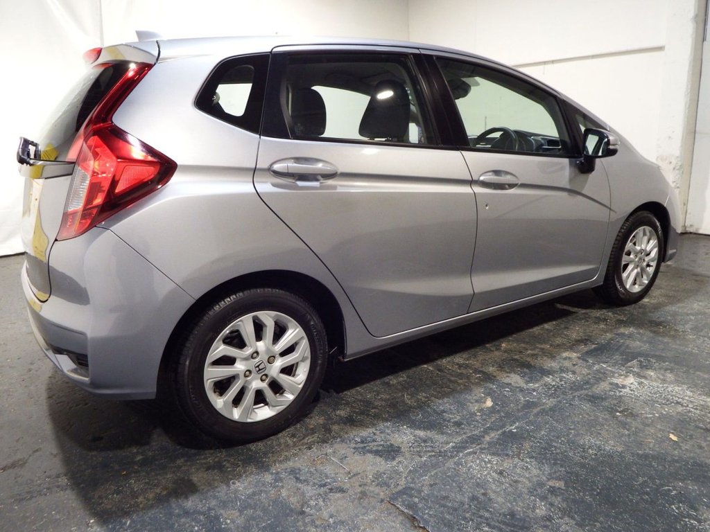 Used Honda Jazz 2018 for sale - 76973769: Photo 6