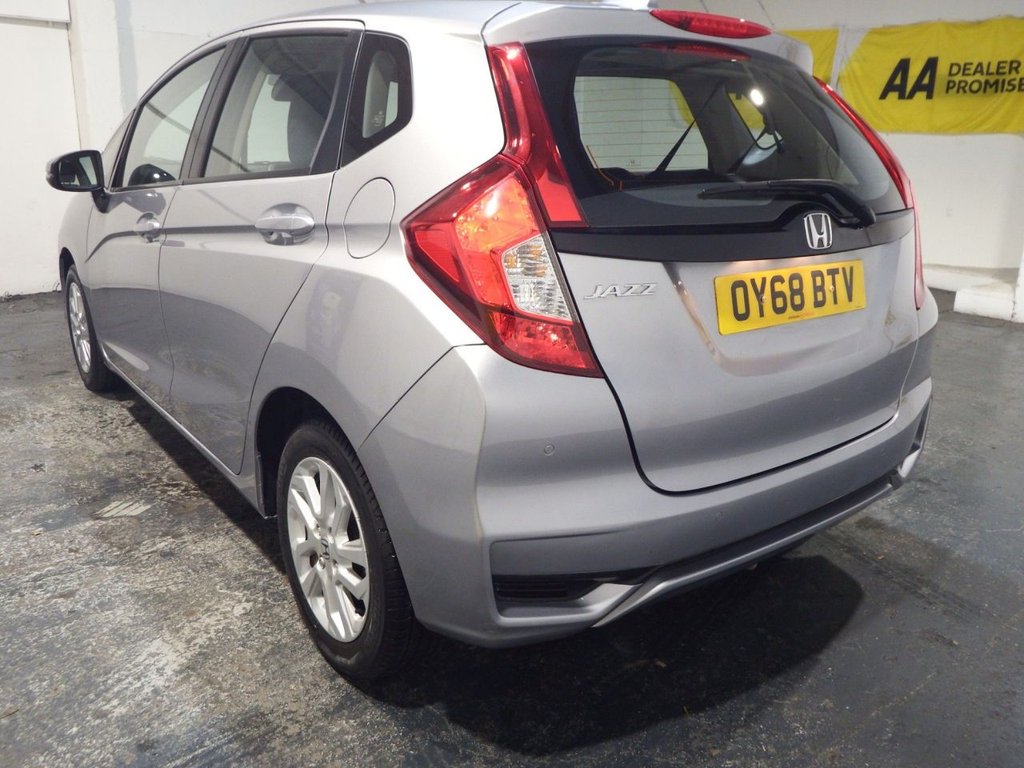 Used Honda Jazz 2018 for sale - 76973769: Photo 8